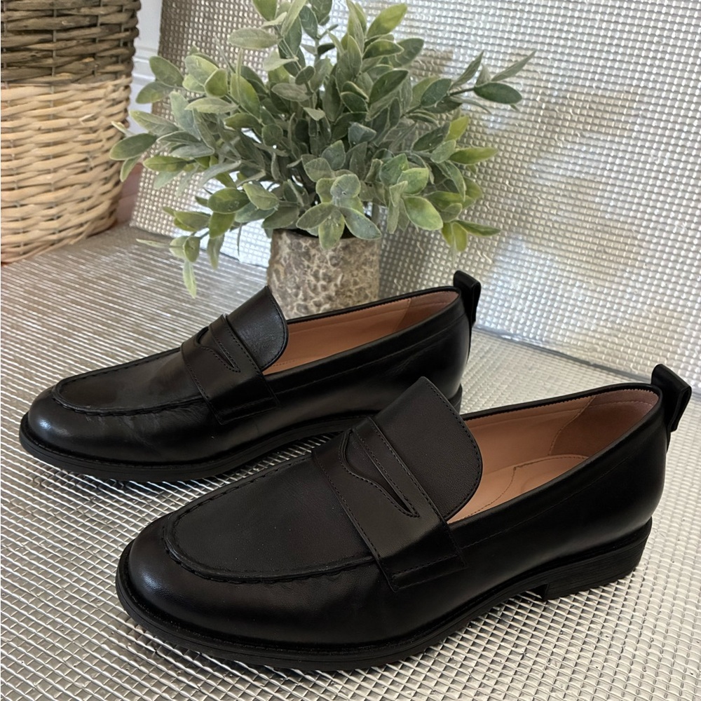 Cole Haan Black Leather Loafers for Women